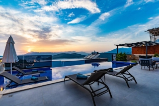 Villa Uçar – Kalkan Akbel İncebel’de Doğa İle İç İçe Lüks Kaçamak