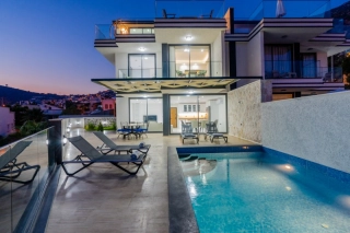 Villa Dicle | Kalkan’da Deniz ve Doğa Manzaralı, Jakuzili, Havuzlu
