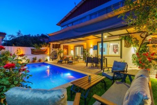Villa Çınar İslamlar – Kalkan’da Korunaklı Havuzlu Balayı Villası