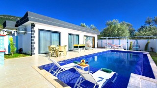 Villa Elif Üzümlü – Kalkan’ın Doğasında Huzurlu Bir Balayı Villası