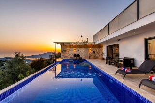 Villa Maya – Jakuzili, Modern Tasarımlı, Manzaralı Kalkan Balayı Villa
