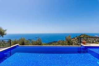 Villa Maya – Jakuzili, Modern Tasarımlı, Manzaralı Kalkan Balayı Villa