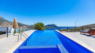 Villa Aquamarine – Kalkan Ortaalan’da Deniz ve Doğa Manzaralı Lüks 