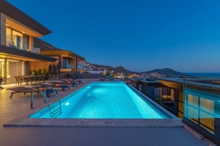 Villa Safran Maidan | Kalkan Kızıltaş’ta Panoramik Deniz Manzaralı