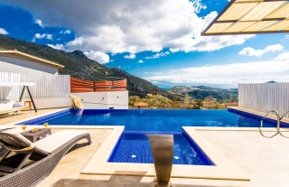 Villa Sıla İslamlar | Kalkan İslamlar’da Jakuzili, Korunaklı Villa