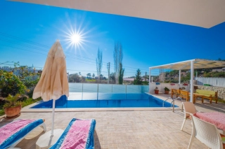 Villa Reyyan | Kalkan İslamlar’da Jakuzili, Korunaklı ve Balayı Villa