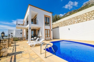 Villa Bella Vista Kördere | Korunaklı Havuzlu, Deniz Manzaralı Villa