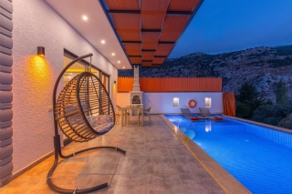 Villa Mevo – Kalkan’da Doğa ile İç İçe Romantik Kaçamak