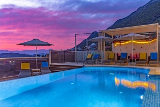 Villa Katmer - Kördere’de Muhteşem Manzaralı Lüks Tatil Villası