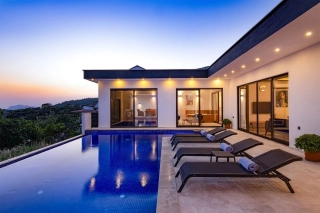 Villa Nur 1 – Kalkan İslamlar’da Muhafazakâr, Isıtmalı Kapalı Havuzlu 