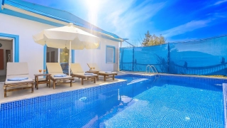 Villa Ekinezya | Kalkan Yeşilköy’de Korunaklı Havuzlu ve Doğa İçinde 