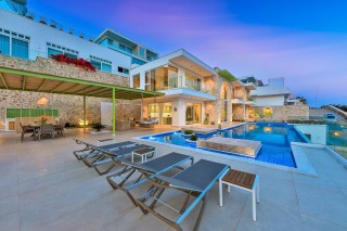 Villa Çalıkuşu | Kalkan Kalamar’da 5 Odalı, 10 Kişilik Deniz Manzaralı