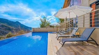 Villa Aras İslamlar – Jakuzili,Özel Havuzlu 2+1 Balayı ve Aile Villası