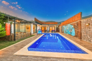 Villa Şeftali | Kalkan Çavdır’da Kapalı Isıtmalı Havuzlu Villa