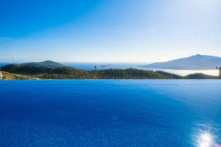 Villa Müdür - Kördere’de Muhteşem Manzaralı Lüks Tatil Villası