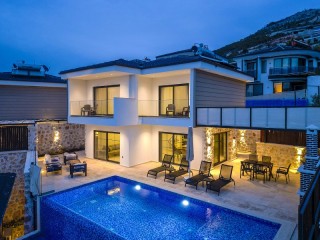Villa Talya Yeşilköy – Huzurun ve Konforun Doğayla Buluştuğu Nokta