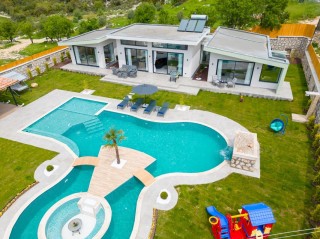 Villa Green House – Kalkan Sarıbelen’de Doğa ile İç İçe Lüks Bir Tatil