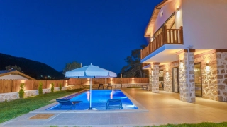 Villa Serendipity | Kalkan Sarıbelen’de Korunaklı Jakuzili Villa