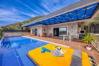 Villa Panamera – Kalkan Kördere’de Jakuzili, Kapalı Isıtmalı Havuzlu