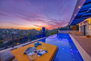Villa Panamera – Kalkan Kördere’de Jakuzili, Kapalı Isıtmalı Havuzlu