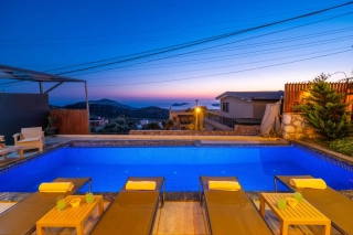 Villa Zemheri, Deniz Manzaralı Kiralık Villa | Jakuzili & Saunalı 