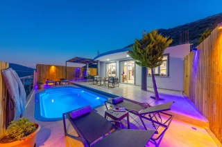 Villa Tuana Yeşilköy – Kalkan Yeşilköy’de Korunaklı Aile ve Balayı