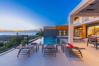 Villa Atılgan Deluxe: Üzümlü’de Korunaklı Havuzlu Lüks ve Eğlenceli Ta