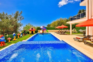 Villa Disney | Çocuk Dostu, Isıtmalı Havuzlu, 5 Süit, 10 Kişi