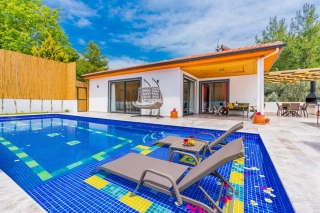 Villa Narya | Kalkan İslamlar’da Jakuzili, Korunaklı Kiralık Villa