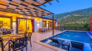 Villa Özüm | Kalkan İslamlar’da Korunaklı, Jakuzili Kiralık Villa
