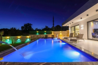 Villa Ada Kız | Kaş Belenli’de Korunaklı, Jakuzili ve Özel Havuzlu 