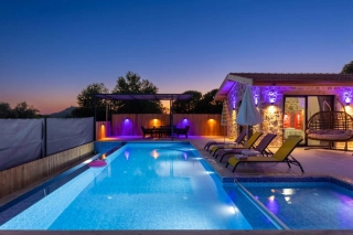 Villa Desiderio – Kalkan Sarıbelen’de Jakuzili Korunaklı Aile 