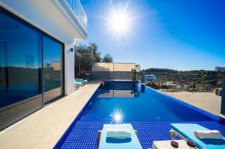 Villa Kayacan Kördere – Kalkan’da Modern Konfor ve Eşsiz Deniz Manzara