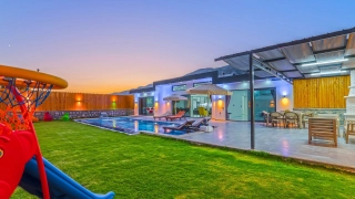 Villa Yalım – Sarıbelen’de Korunaklı, Jakuzili ve Bahçeli Tatil Villas