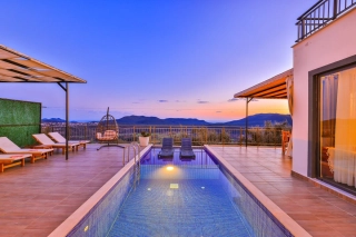 Villa Ases | Kaş Çukurbağ’da Doğa İçinde, Korunaklı, Modern Villa