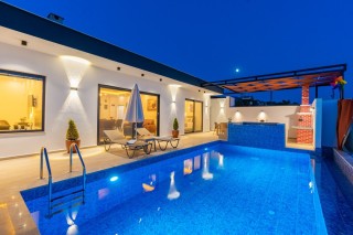 Villa Milid Üzümlü – Kalkan Üzümlü’de,Korunaklı Muhafazakar Villa