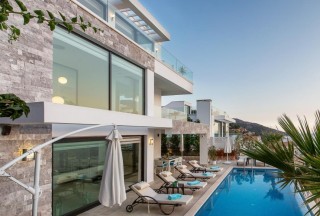 Villa Afsana | Kalkan Kömürlük’te Denize Yürüme Mesafesinde