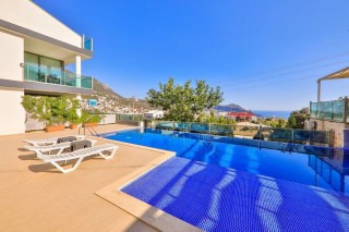 Daire Bianca 1 – Kalkan Merkezde Denize Yakın Konforlu Konaklama