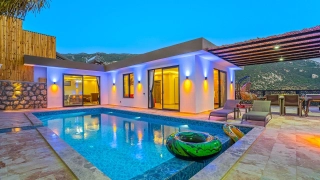 Villa Dimare 3 – İslamlar’da Jakuzili, Saunalı, Korunaklı Lüks Villa