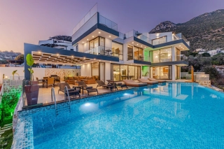 Villa Emporium: Kalkan’da Deniz Manzaralı 2 Havuzlu Ultra Lüks Villa 