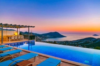 Villa Ela - Kalkan Akbel’de Deniz Manzaralı Lüks Tatil
