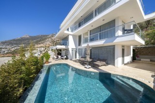 Villa Lumineux | Kalkan’da 6 En-Suite Odalı Deniz Manzaralı Lüks Villa