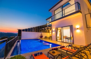 Villa Elif Duo | Kalkan Kördere’de Jakuzili, Deniz Manzaralı