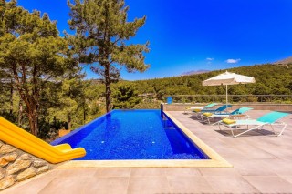 Villa Arda Akbel – Kalkan’da Jakuzili, Saunalı ve Hamamlı Lüks Villa