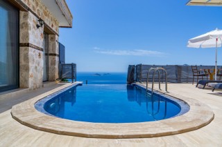Villa Patika 5 | Kalkan Kördere’de Tam Korunaklı Havuzlu, Jakuzili 1+1
