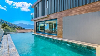 Villa Uğurlu – Kalkan’da Akdeniz Manzarasıyla Lüks ve Konfor
