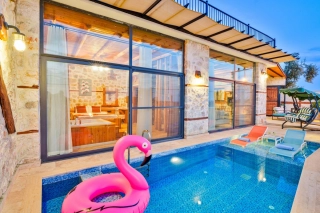 Villa Yörük – Kalkan Kördere’de Korunaklı Havuzlu Balayı Villası 