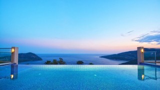 Villa Avon – Lüks ve Huzurun Buluştuğu Tatil Cenneti