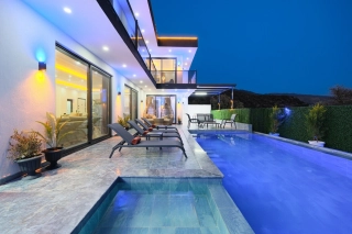 Villa Toprak Çavdır | Kalkan’da Isıtmalı Kapalı Havuzlu, Jakuzili 