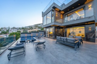 Villa Cihan | Kalkan Ortaalan’da 4 Süit Odalı, Kapalı Havuz & Saunalı 